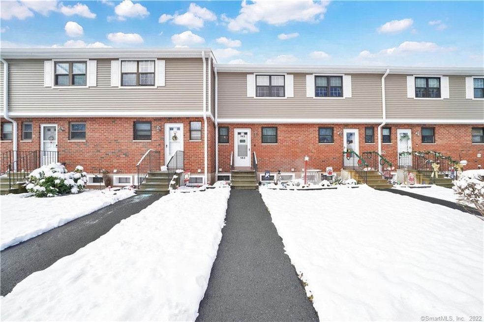 163 Hampton Ct, Newington, CT 06111 - photo 1