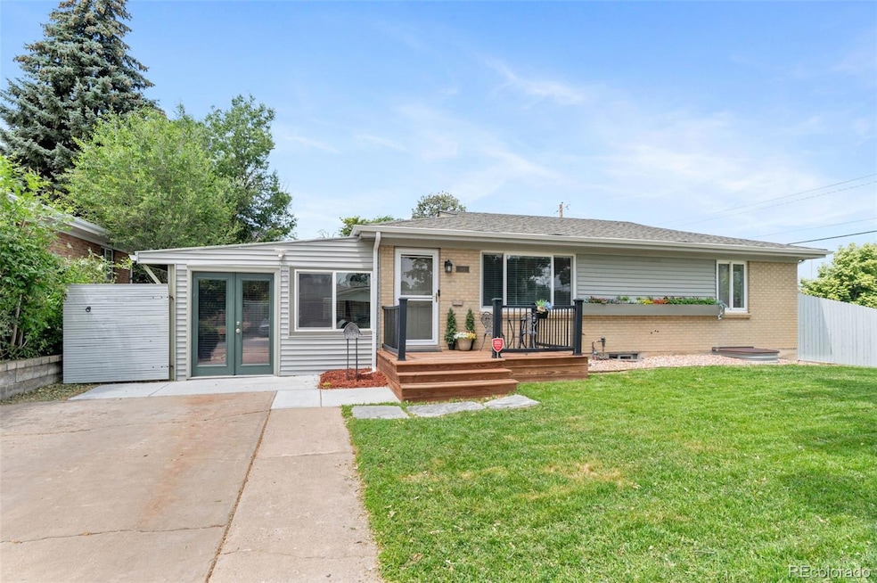 995 Ironton St, Aurora, CO 80010 - photo 1