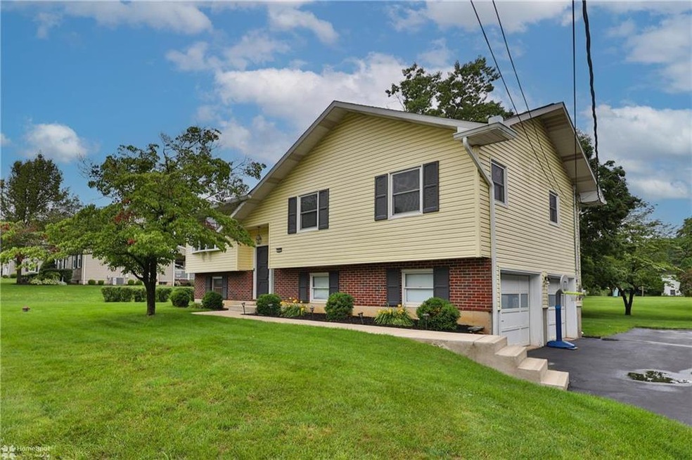 1900 Riverbend Rd, Allentown, PA 18103 - photo 1