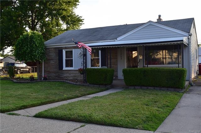 25243 Fern St, Roseville, MI 48066 - photo 1