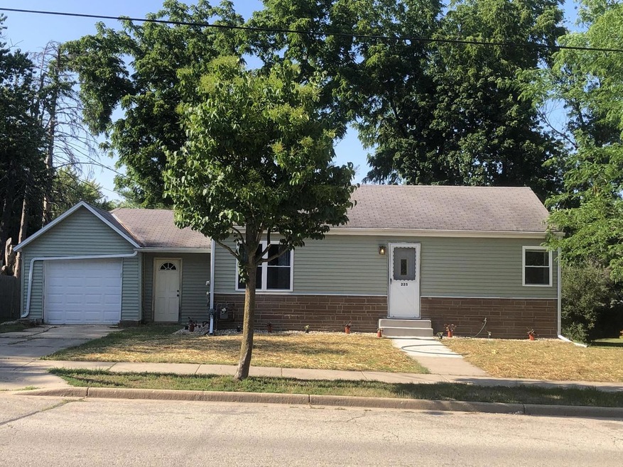 225 Church St, Brooklyn, WI 53521 - photo 1