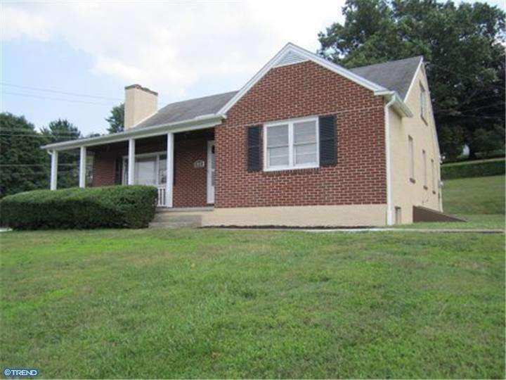 1652 Oak St, Coatesville, PA 19320 - photo 1