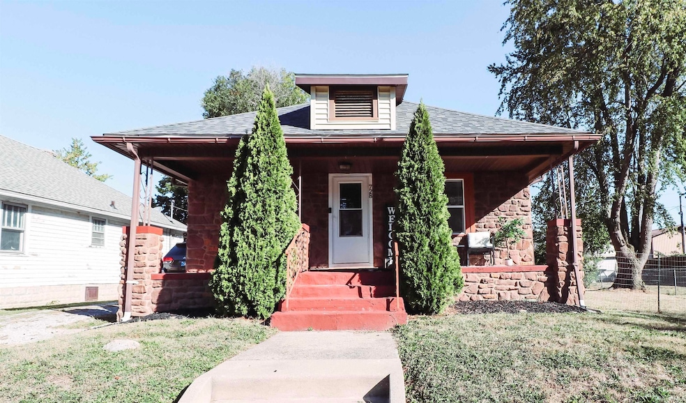 728 E Broadway St, Kokomo, IN 46901 - photo 1