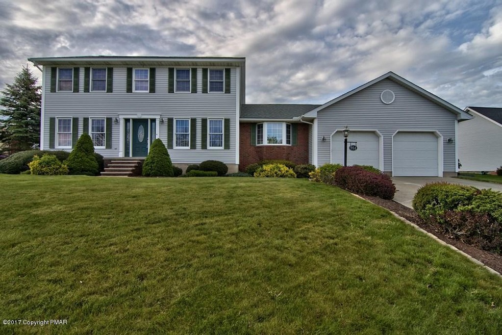 914 Clearview Rd, Moscow, PA 18444 - photo 1