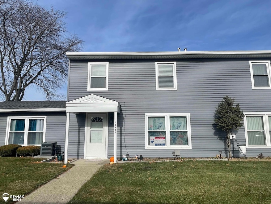 9469 Parkwood N unit 2B, Davison, MI 48423 - photo 1