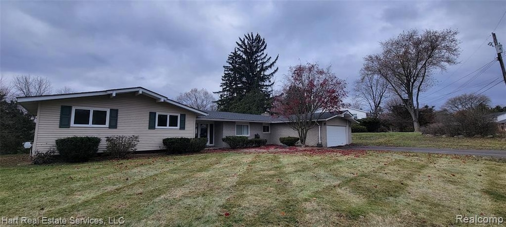 35527 Springvale St, Farmington Hills, MI 48331 - photo 1