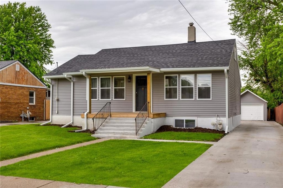 3014 48th Place, Des Moines, IA 50310 - photo 1