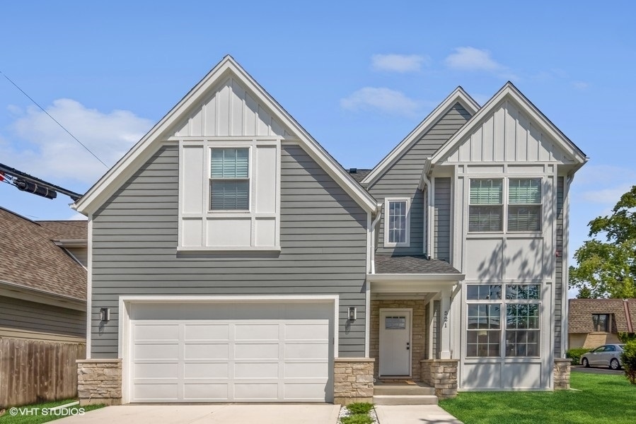 521 W 3rd St, Elmhurst, IL 60126 - photo 1