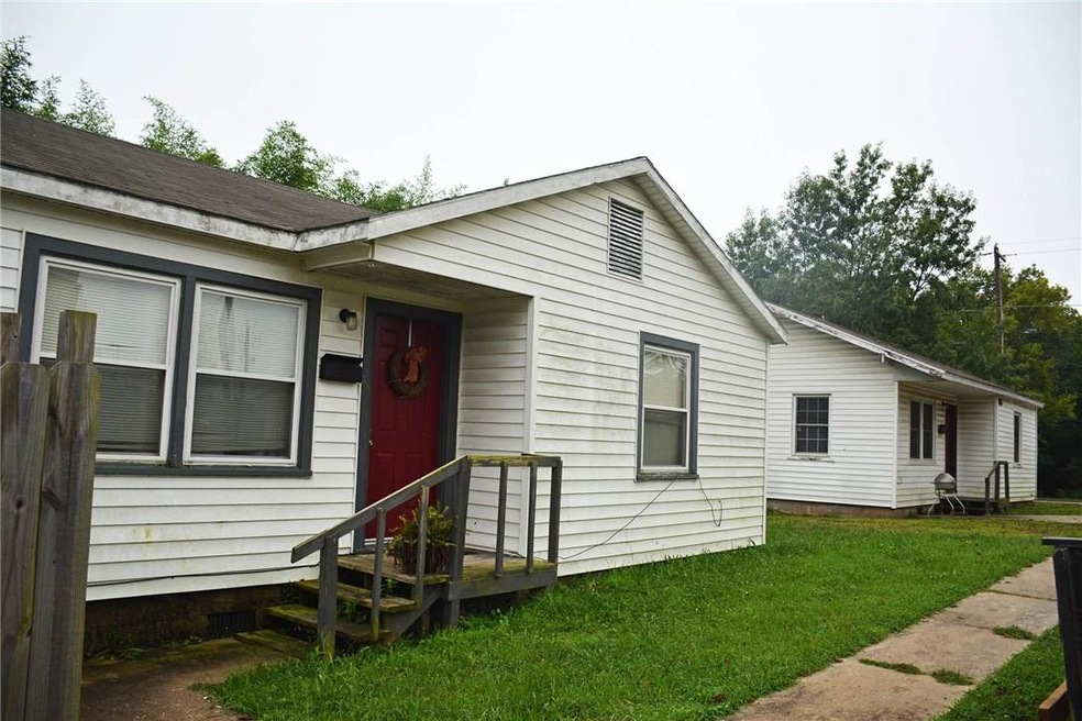 702 College Ave, Fayetteville, AR 72701 - photo 1