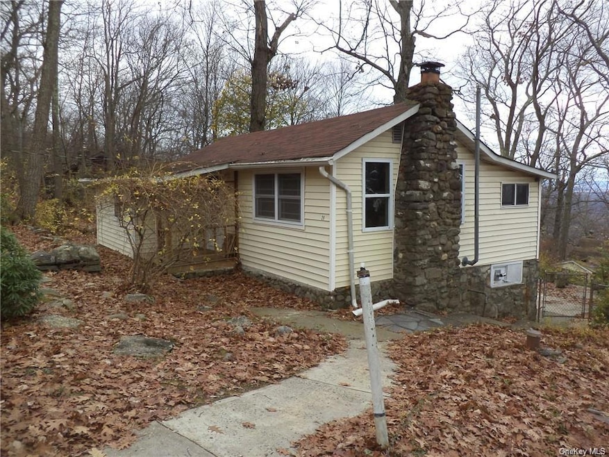 26 Oakwood Trail S, Monroe, NY 10950 - photo 1