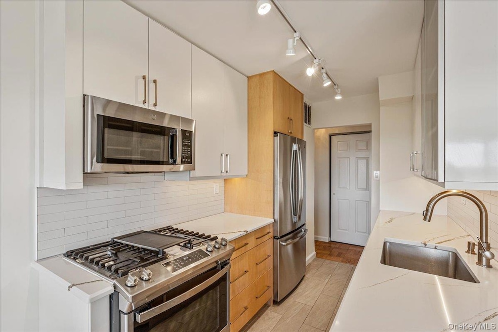 Seville unit 9R, Bayside, NY 11360 - photo 1