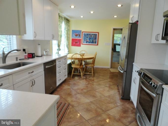 7136 Pheasant Cross Dr, Baltimore, MD 21209 - photo 1