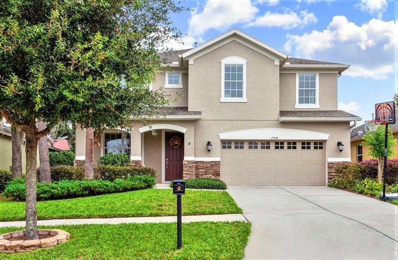 HUGE 3 CAR GARAGE
