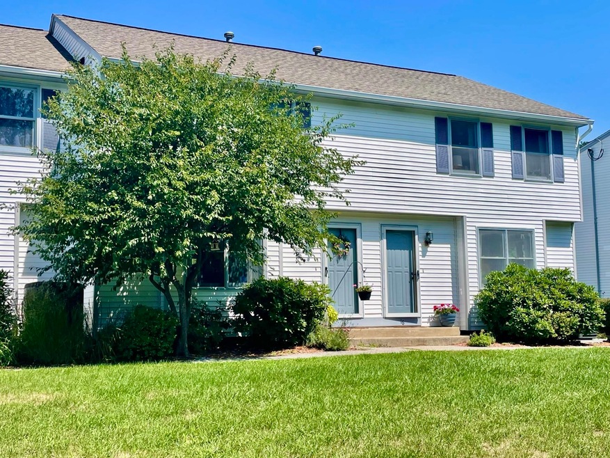 16 Lochmere Ln unit U372, Nashua, NH 03063 - photo 1