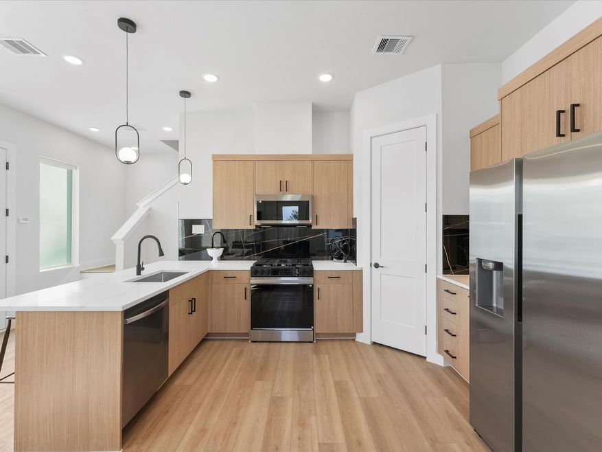 5307 Teodoro Ln, Houston, TX 77091 - photo 1