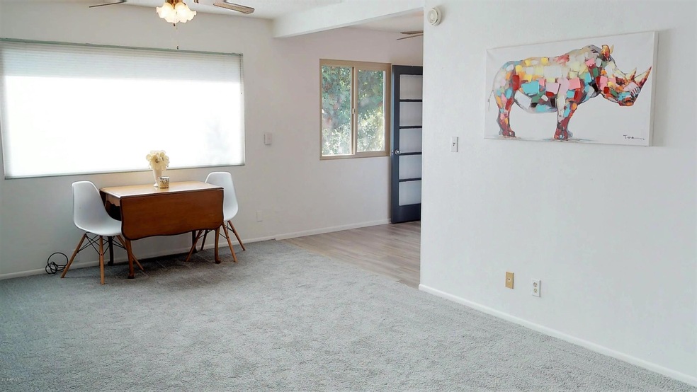 Family room 3