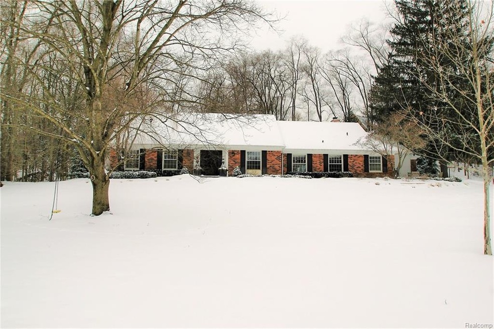 25335 Dennison Rd, Franklin, MI 48025 - photo 1