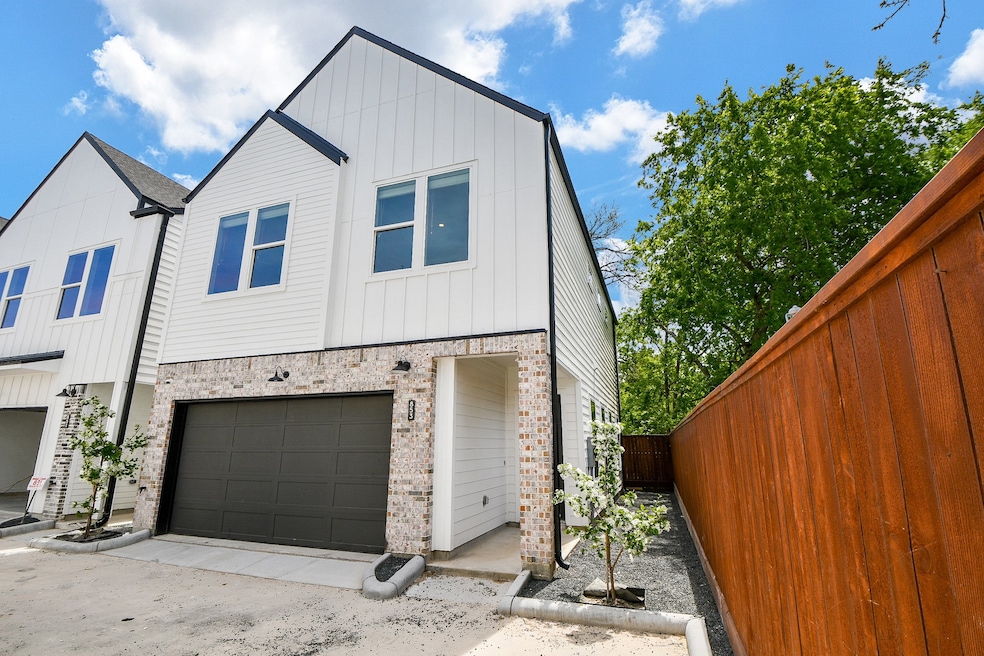 841 Martin St, Houston, TX 77018 - photo 1