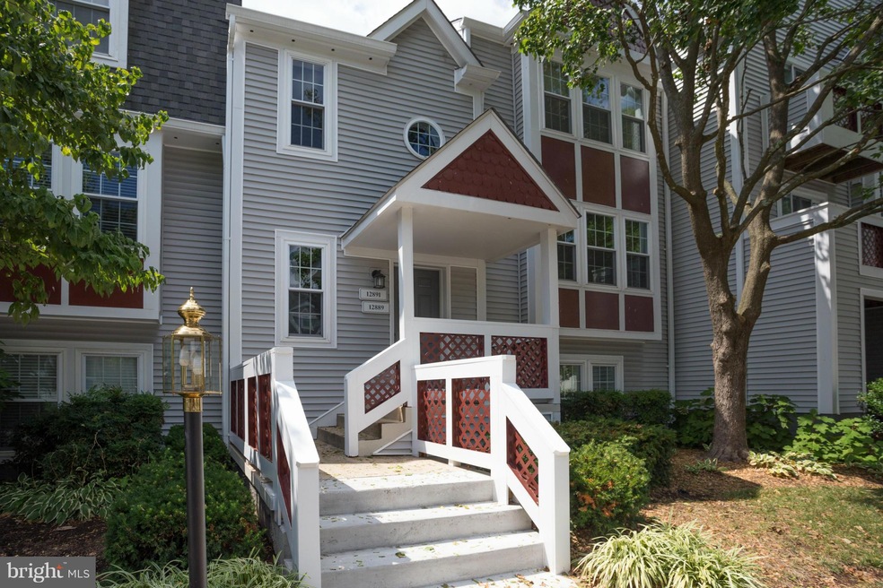 12891 Grays Pointe Rd unit B, Fairfax, VA 22033 - photo 1