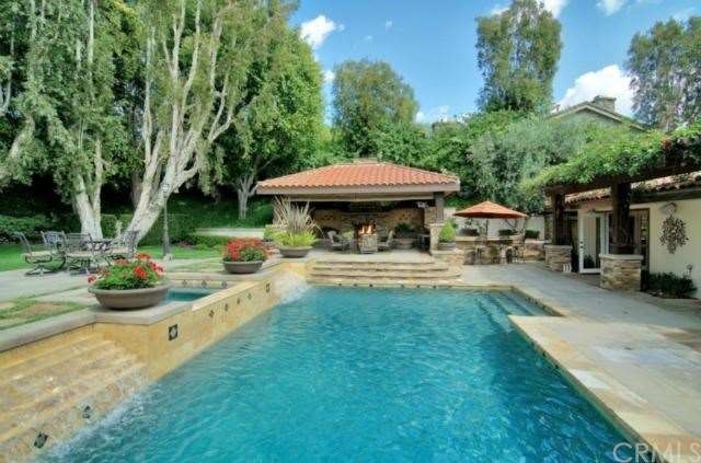Fabulous Private Resort w/Waterfalls and Pavilion