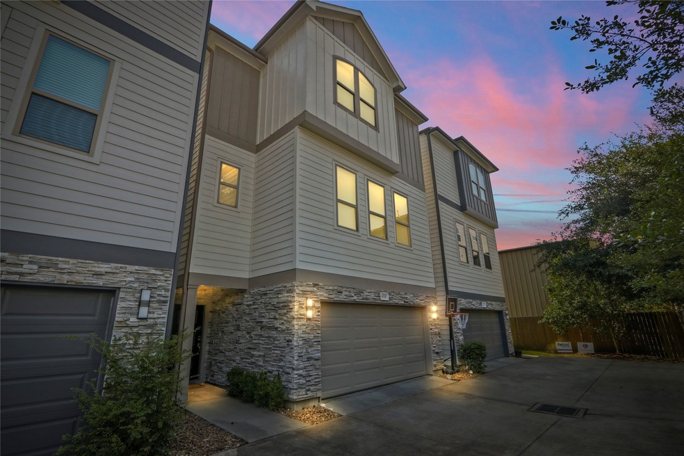 851 Fisher St unit F, Houston, TX 77018 - photo 1