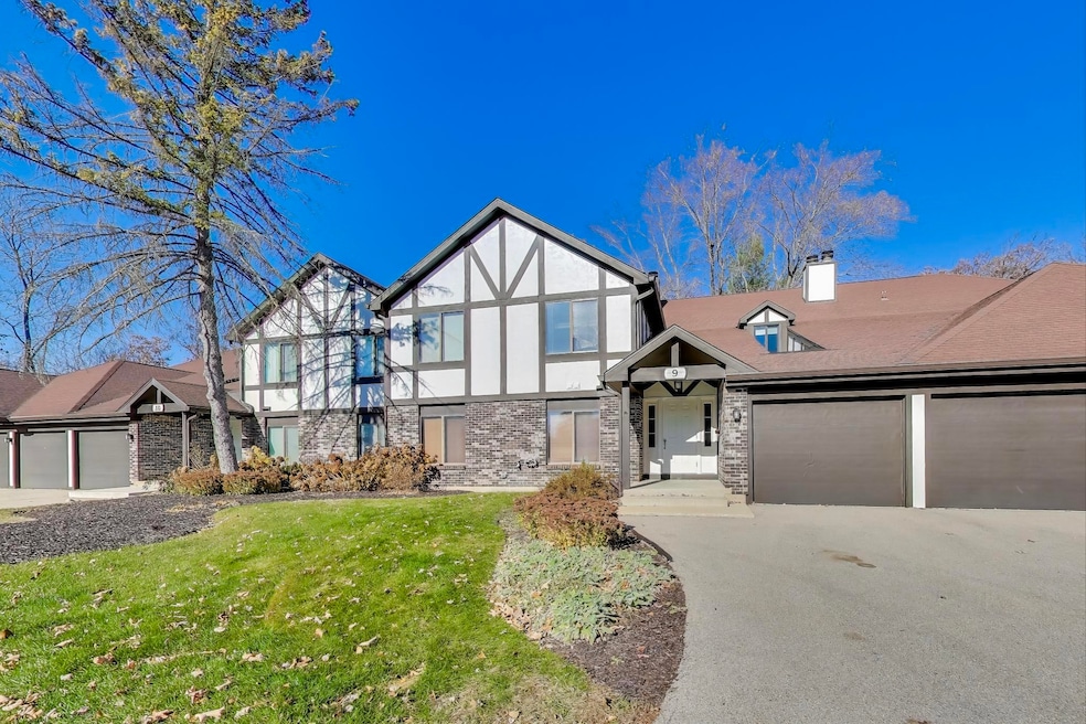 9D Wildwood Ct - Exterior Front Entry