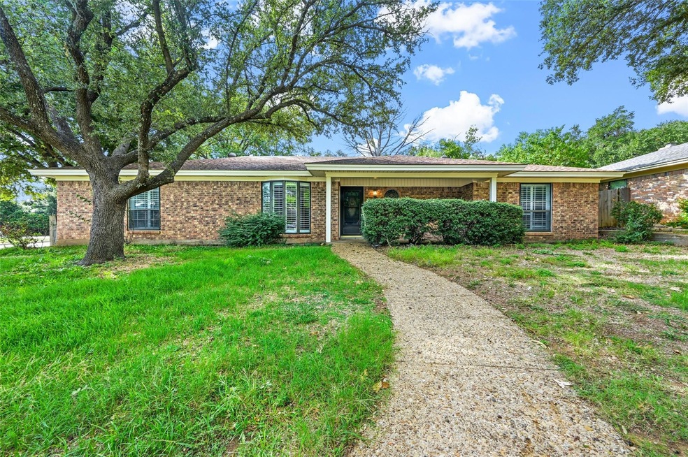 852 San Marcos Ln, Bedford, TX 76021 - photo 1