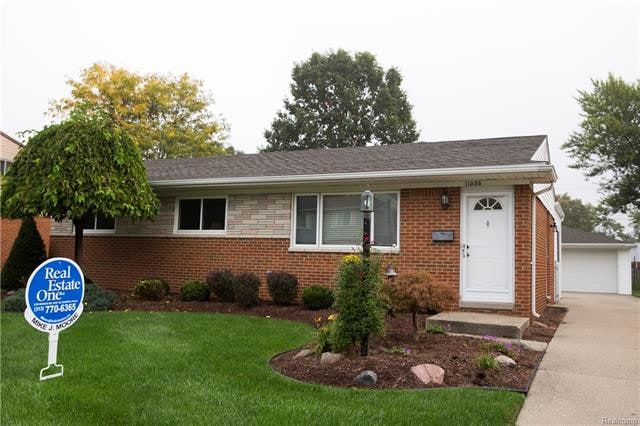 WELCOME TO 11320 MORGAN IN PLYMOUTH TWP.