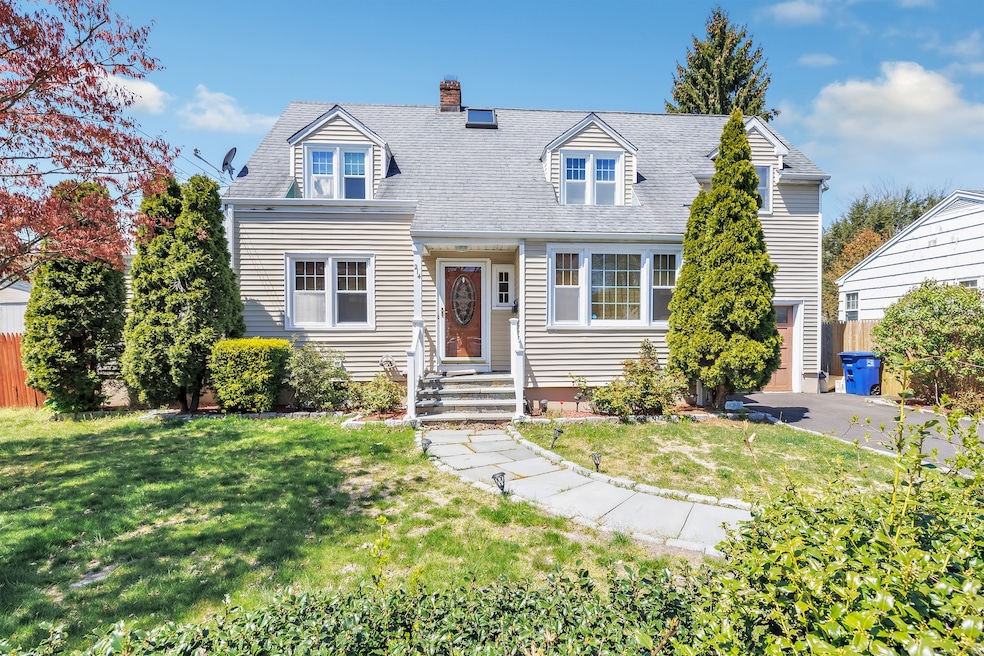 214 Vincellette St, Bridgeport, CT 06606 - photo 1