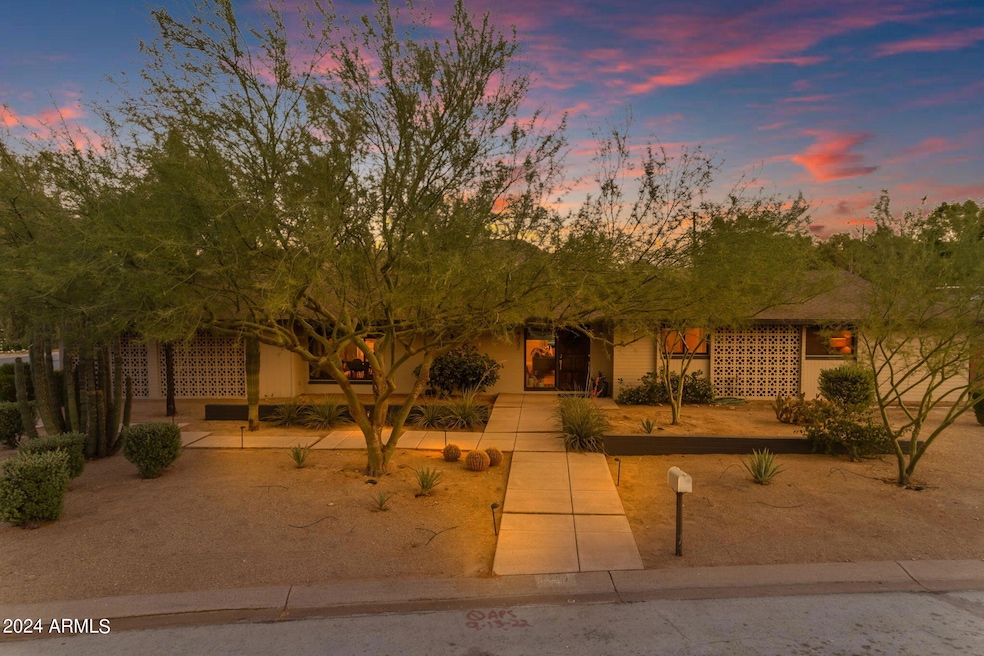 4237 E Becker Lane, Phoenix AZ