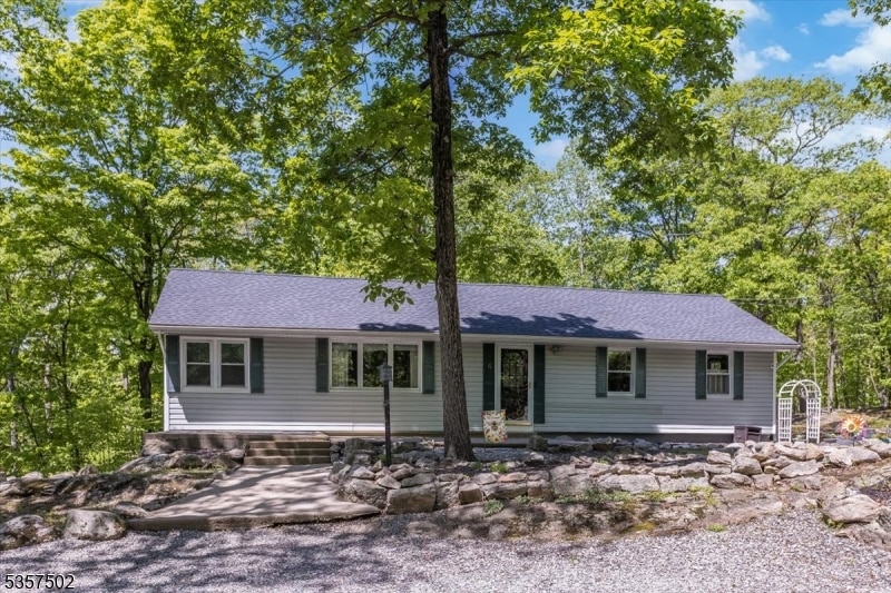 6 Mohawk Trail, Andover, NJ 07821 - photo 1