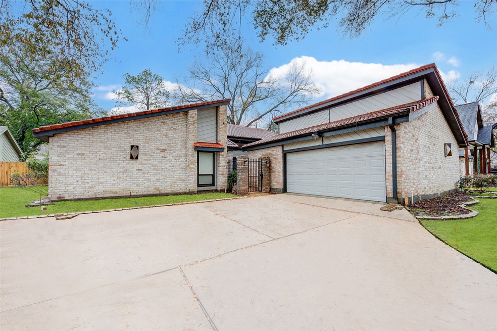 5607 Moss Glenn Ln, Houston, TX 77088 - photo 1