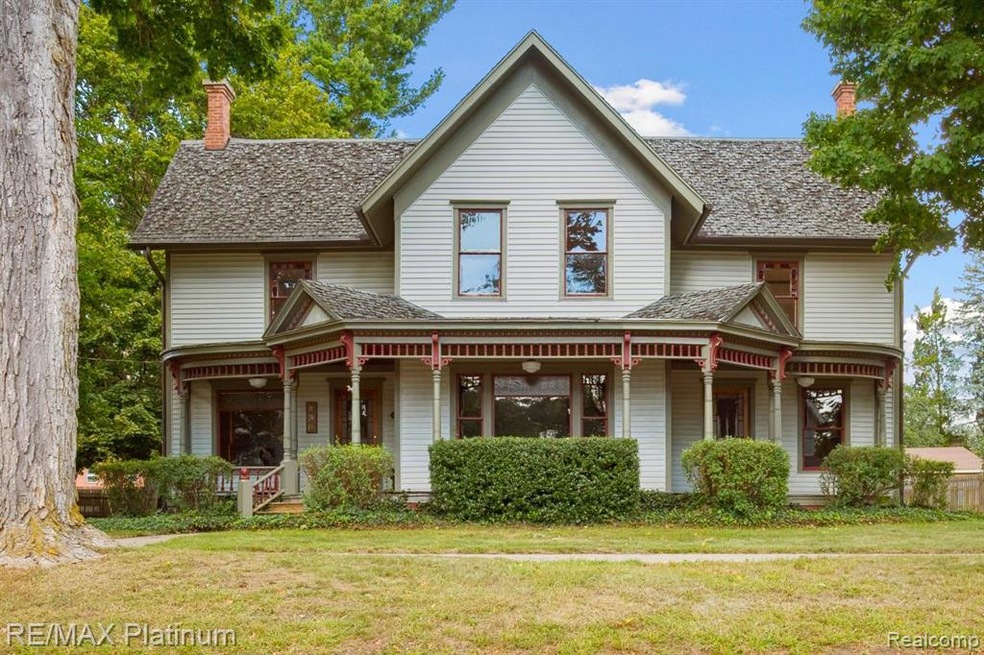 126 W Hanover St, Marshall, MI 49068 - photo 1