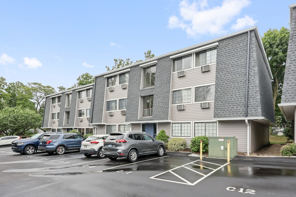 187 Flax Hill Rd unit D5, Norwalk, CT 06854 - photo 1