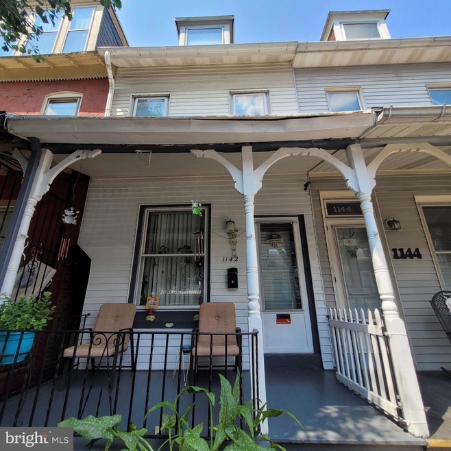 1142 Locust St, Reading, PA 19604 - photo 1