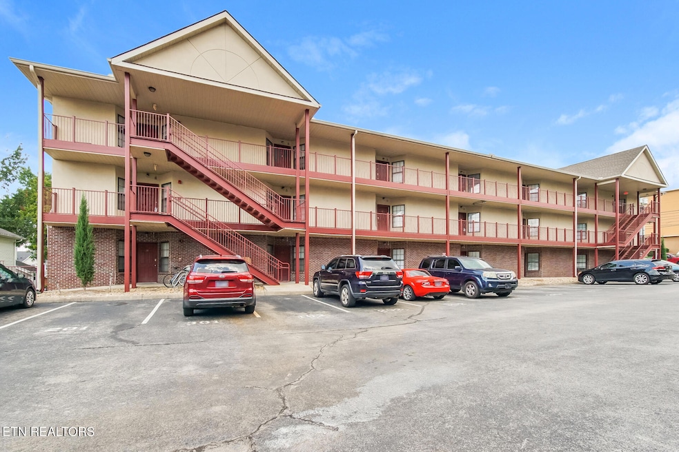 2201 Franklin Station Way unit 301, Knoxville, TN 37916 - photo 1