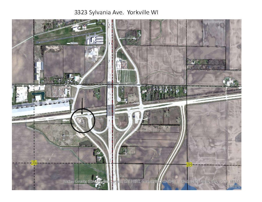 3323 S Sylvania Ave, Sturtevant, WI 53177 - photo 1