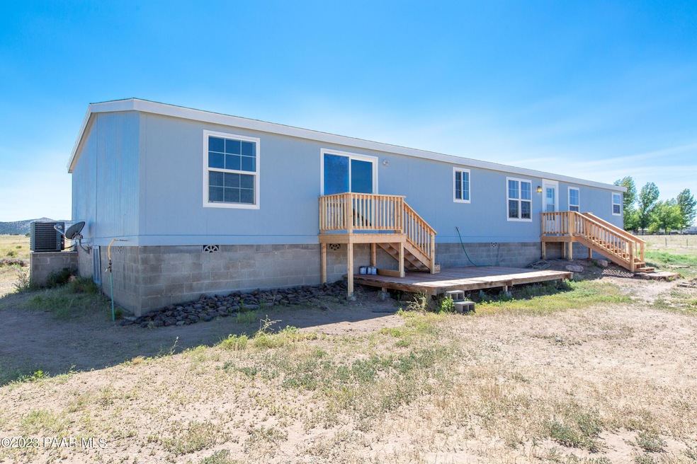 21605 N Roberts Rd, Paulden, AZ 86334 - photo 1