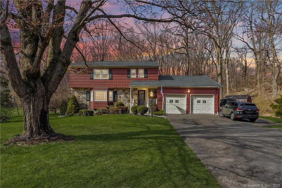 141 Oldfield Rd, Trumbull, CT 06611 - photo 1