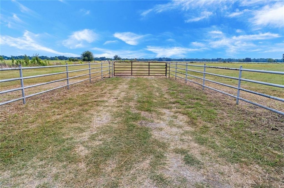 2190 SW County Rd, Corsicana, TX 75110 - photo 1