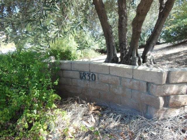 Prestigious area on Ladera Vista Drive!
