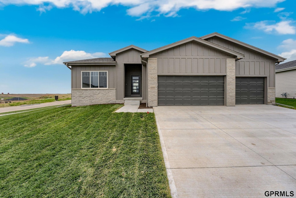 18483 Robin Cir, Omaha, NE 68136 - photo 1