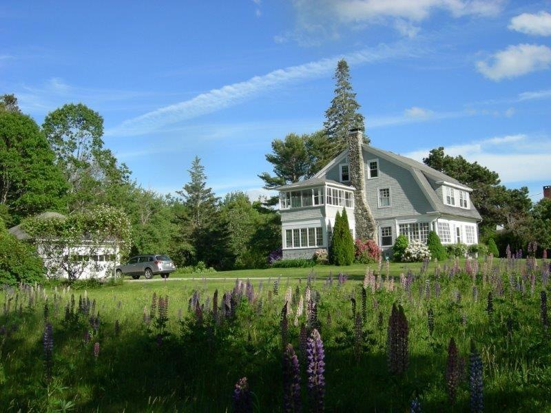 Side view of house, glassed in...