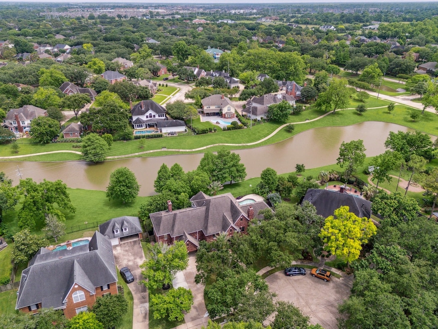 The Aida Younis Team presents 14 Tredington Street