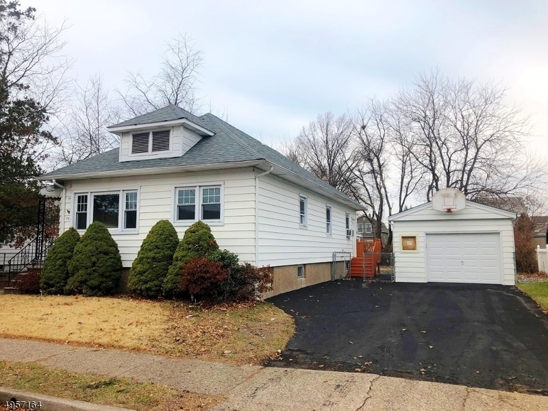 53 15th Ave, Elmwood Park, NJ 07407 - photo 1