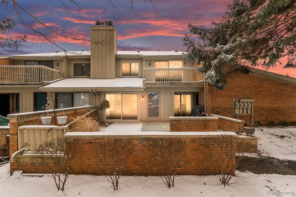 1645 S Hill Blvd unit 1645, Bloomfield Hills, MI 48304 - photo 1