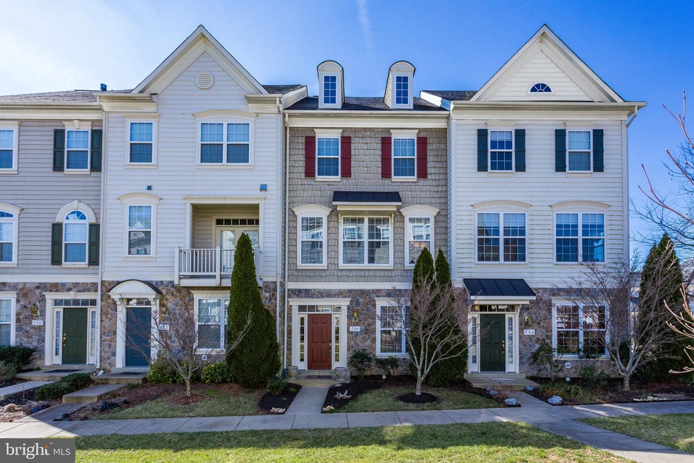 734 Chevington Ct, Woodbridge, VA 22191 - photo 1