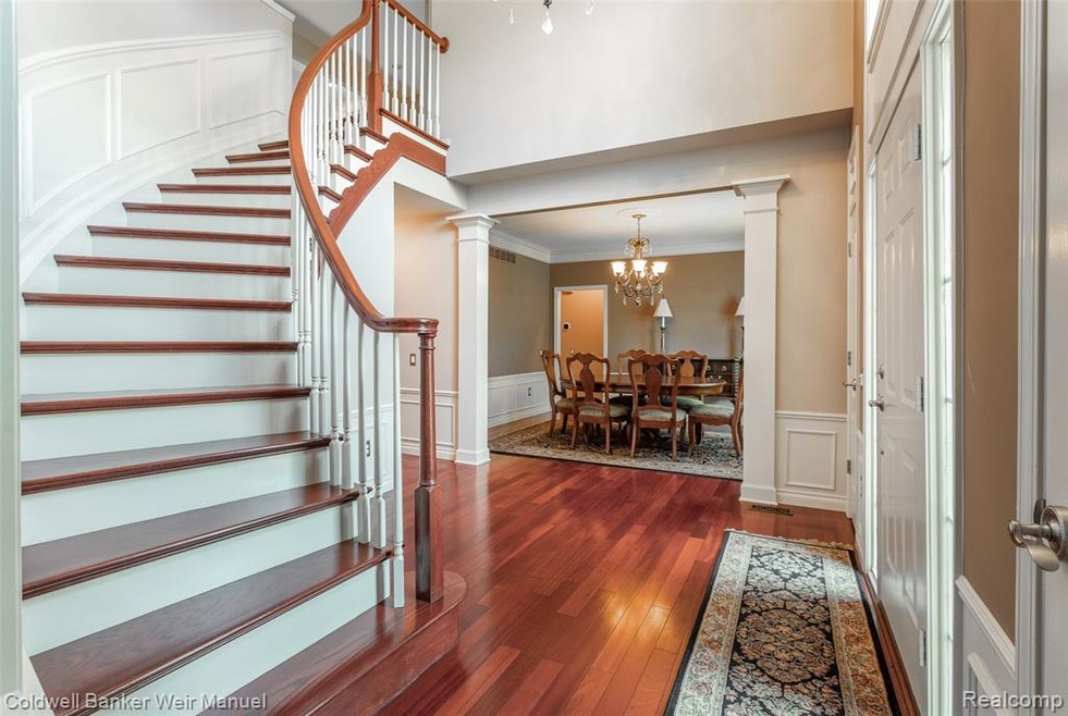 4639 Northridge Dr, West Bloomfield, MI 48323 - photo 1