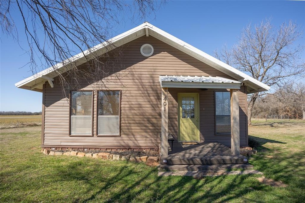 401 Thompson Ln, Lipan, TX 76462 - photo 1