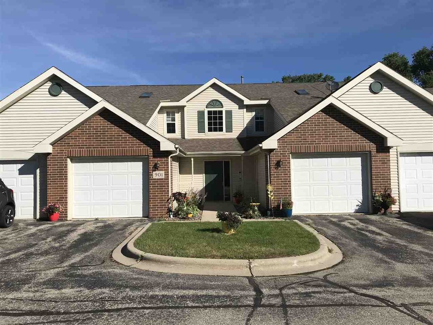 901 Park St unit 202, Oregon, WI 53575 - photo 1